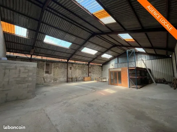 LOCAL D'ACTIVITE 1200 m² FONTENAY SAINT PERE