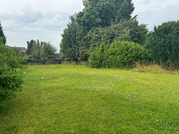 Terrain 701 m²