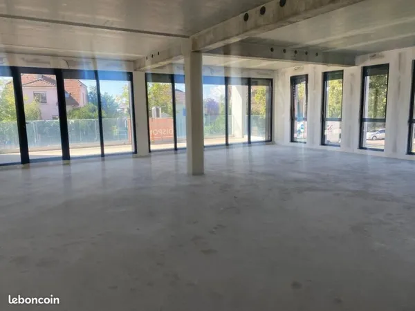 Bureau 154 m²