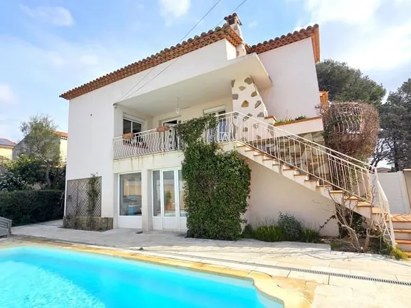 Maison 8 pièces 204 m²