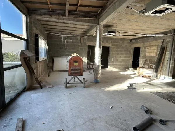 Local 186 m²