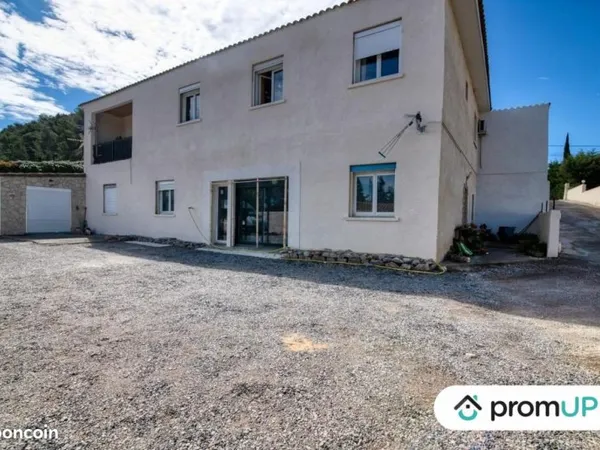Maison 10 pièces 285 m²