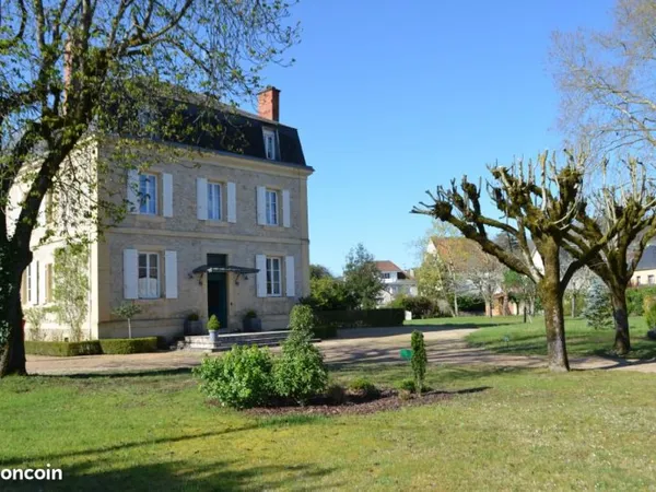 Maison 12 pièces 240 m²