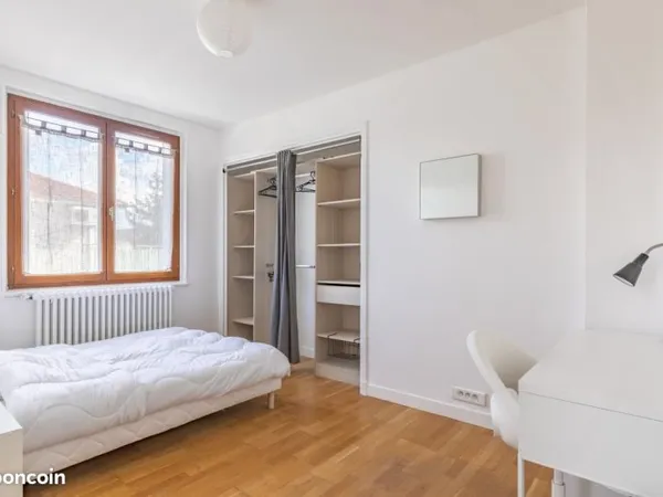 Chambre 1 pièce 89 m²
