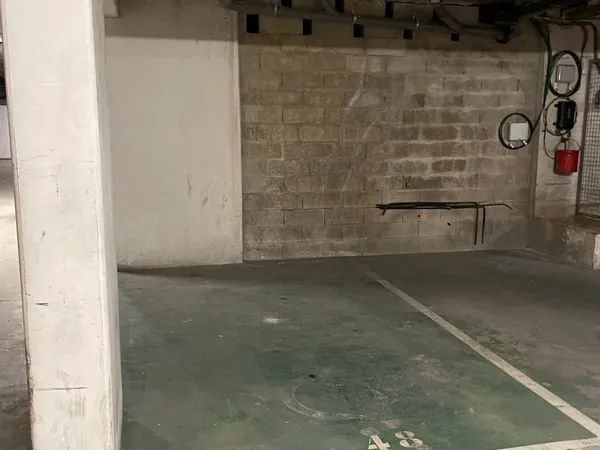 Emplacement parking souterrain Versailles RG