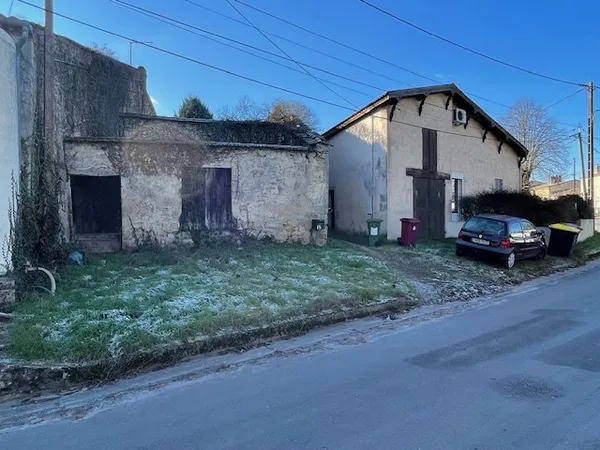 Vends bâtiment en pierre à réinventer