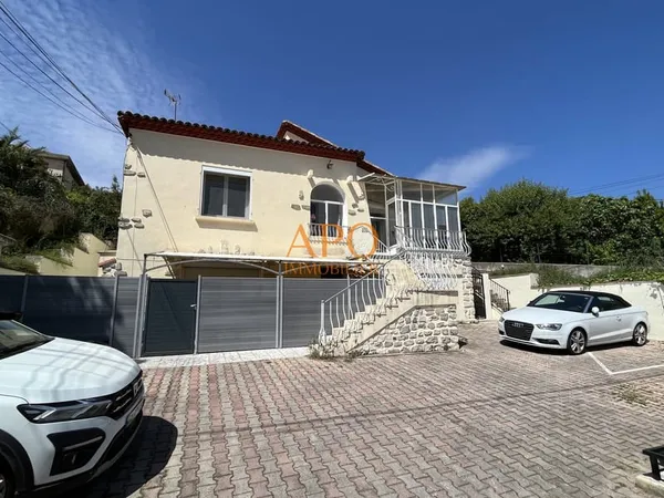 MARSEILLE 15 ND LIMITE PROPRIETE DE RAPPORT AVEC 4 LOGEMENTS