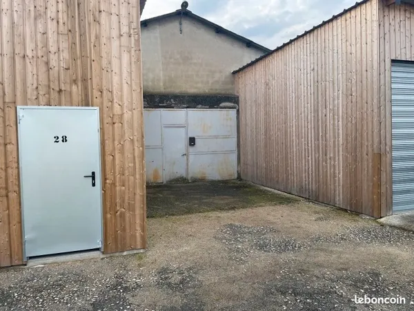 Boxes de stockage Garde meube. Sans caution ni frais de dossier