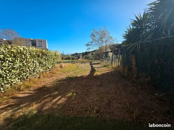 Bastia Sud - T2 48m² avec jardin et deux places de parking