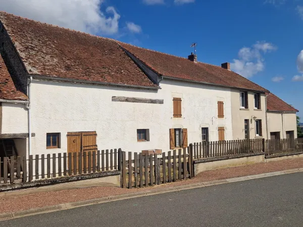 Très belle longère avec terrain, tranquille
