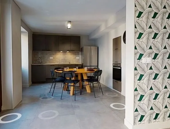 Chambres + salles d'eau privatives - Colocation 6 personnes