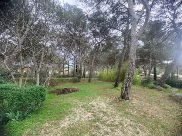 Terrain 1814 m²