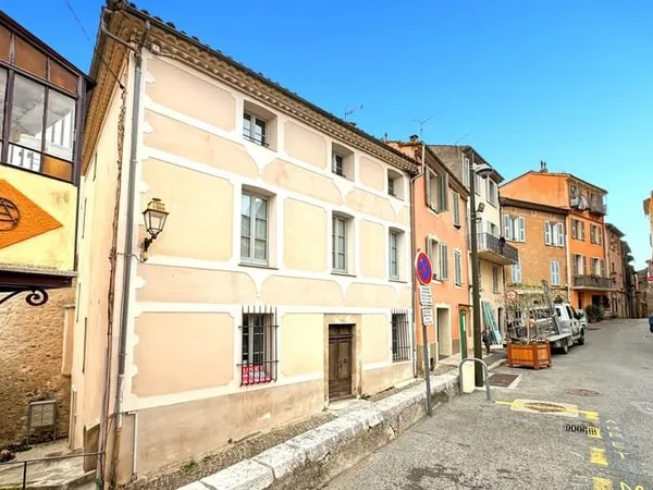 Maison 11 pièces 235 m²
