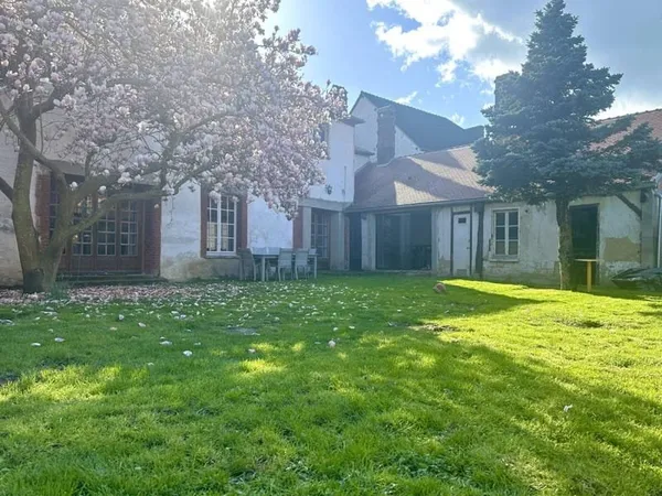 Maison 9 pièces 370 m²