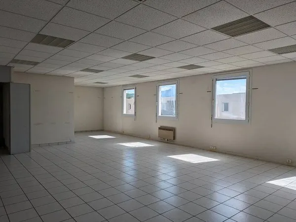 Bureau 127 m²
