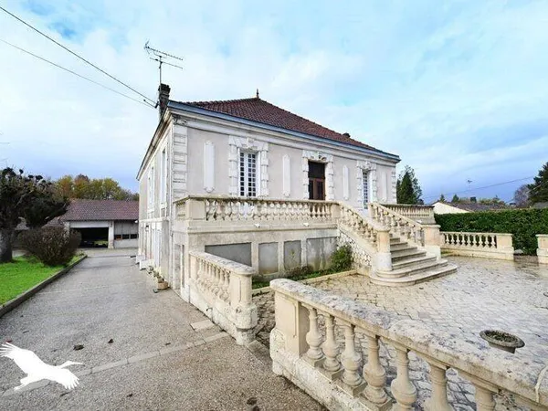 Maison 10 pièces 357 m²