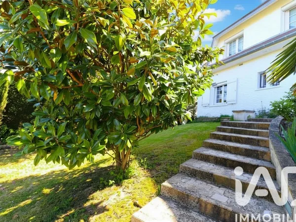 Maison 7 pièces 215 m²