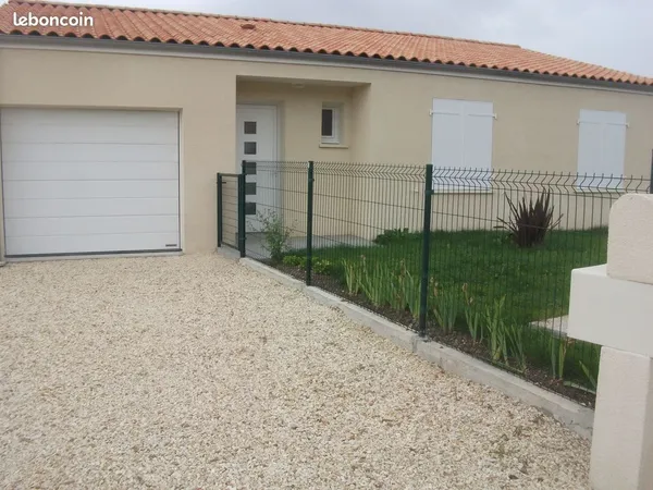A louer maison vide à Thenac 17