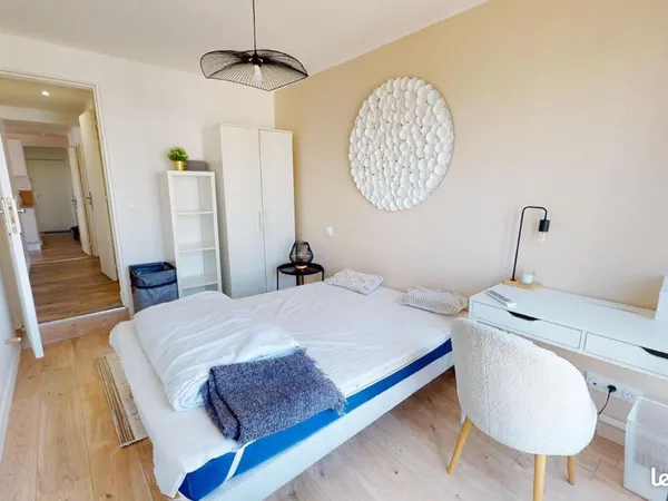Chambre 5 pièces 81 m²