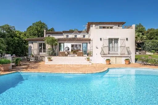 Maison 5 pièces 231 m²