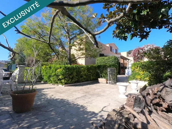 Superbe villa avec piscine - Quartier recherché