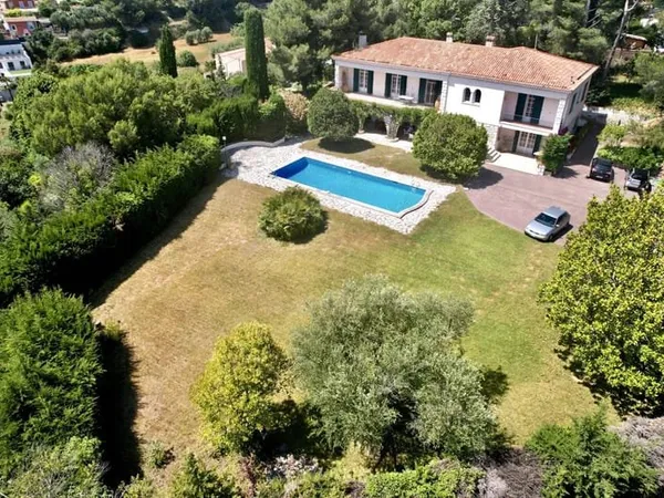Propriété Familiale d'Exception à Nice - Vue Dominante, Terrain