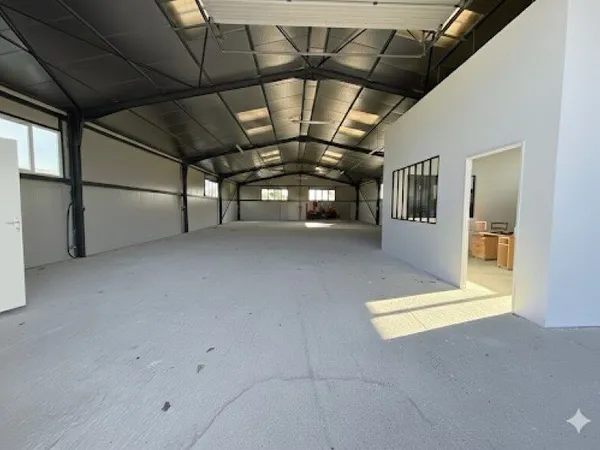 Local d'activité 380 m²