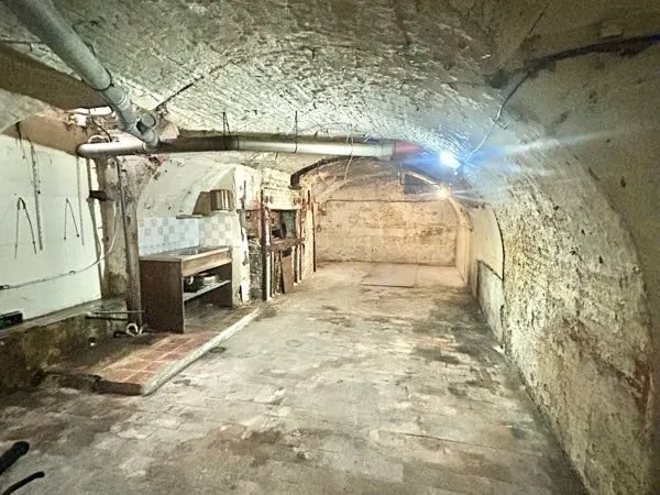 Cave location