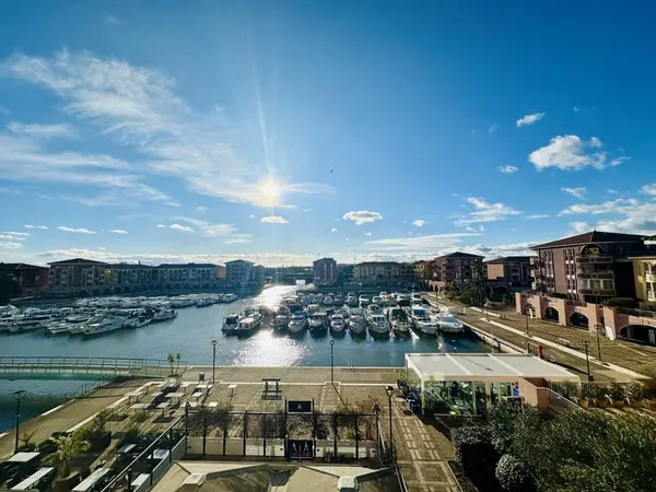 PORT ARIANE T3 D'EXCEPTION 74M2 AVEC GRANDE LOGGIA, PARKING PRIVE, GRAND CELLIER 1ERE LIGNE !