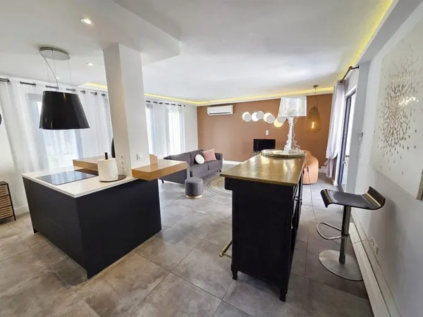 A louer superbe T3 meublé 85m2 en duplex proche Jardin de l'