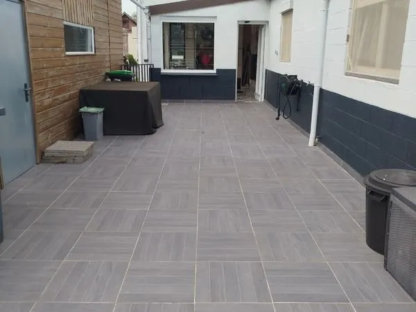 Maison individuelle avec garage, terrasse et jardin