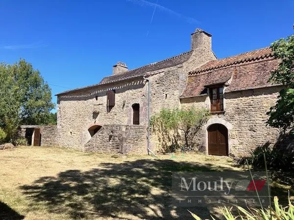 Maison De Campagne Avec De Beaux Elements Anciens Preserves