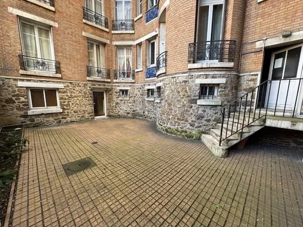 Studio terrasse sur cour