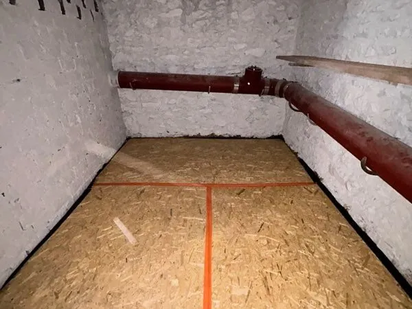 Cave Rare 8,71m2 - Suresnes limites Puteaux - Sol neuf - peinture neuve - stockage idéal - charges f