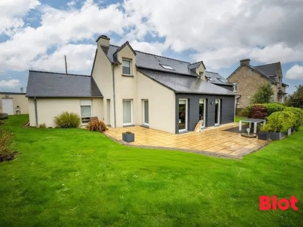 A vendre en EXCLUSIVITE chez BLOT IMMOBILIER DINARD- Maison T6 Plouër-Sur-Rance