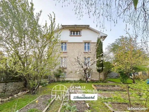 Maison 11 pièces 232 m²