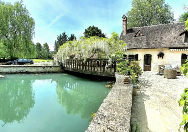 En Puisaye, un ancien Moulin de 300 m² et son parc de 2,7 hectares