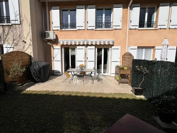 Maison de 93.02 m2 avec garage - Lyon 8