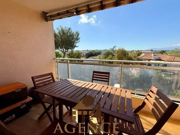 Studio Terrasse Antibes Résidence piscine et tennis