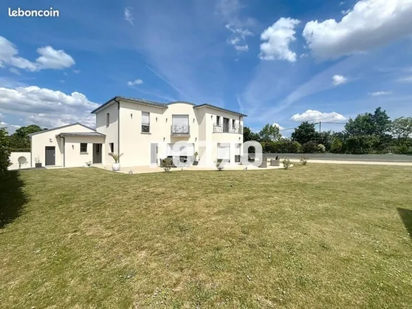 Maison 7 pièces 250 m²