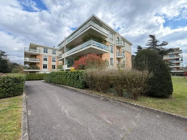 APPARTEMENT T2 53.10m² A RENOVER - TASSIN LA DEMI LUNE