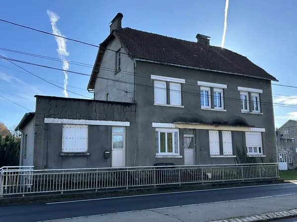 Immeuble à Montaignac-sur-Doustre en Corrèze