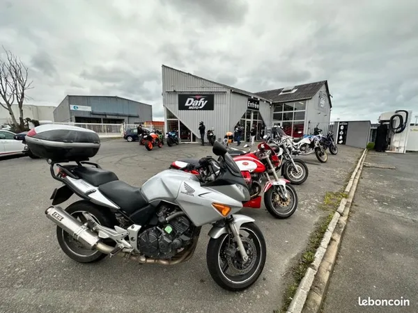 Local commercial 530 m² - Saint-Malo ZAC La Madeleine - Loyer 4500 HT - Bail à céder