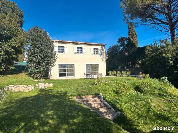 Très belle maison neuve dans le village