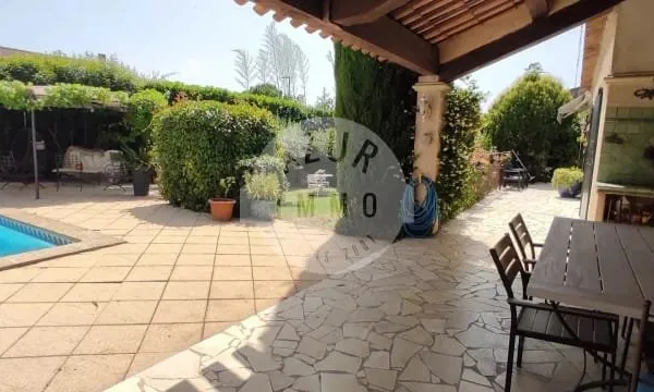 Maison 5 pièces 160 m²