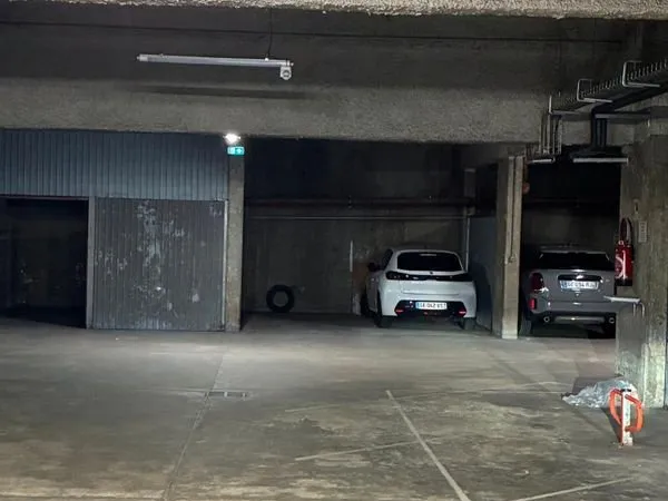 Place parking à louer