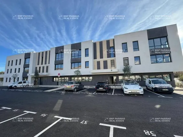 Bureaux 302 m²