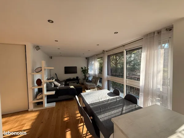 Appartement - 3 pièces - 73 m² La celle Saint Cloud