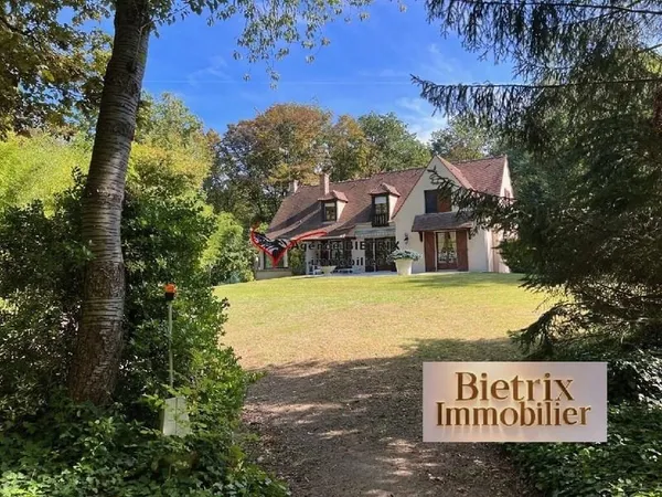 Maison 8 pièces 180 m²