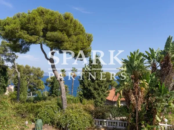 Roquebrune-Cap-Martin - Villa avec piscine proche plages